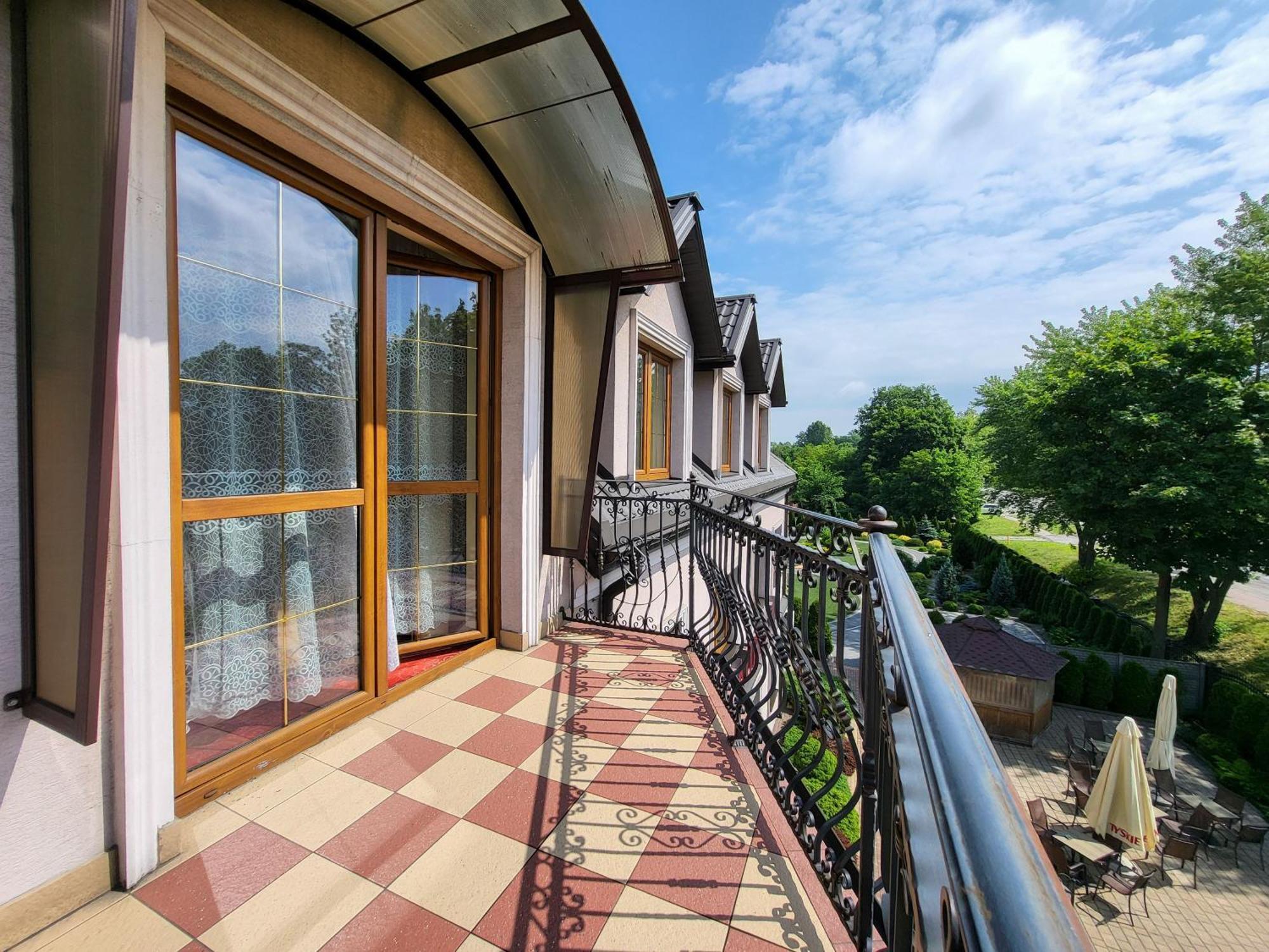 Hotel Hesperus Miedzyrzec Podlaski Exterior photo